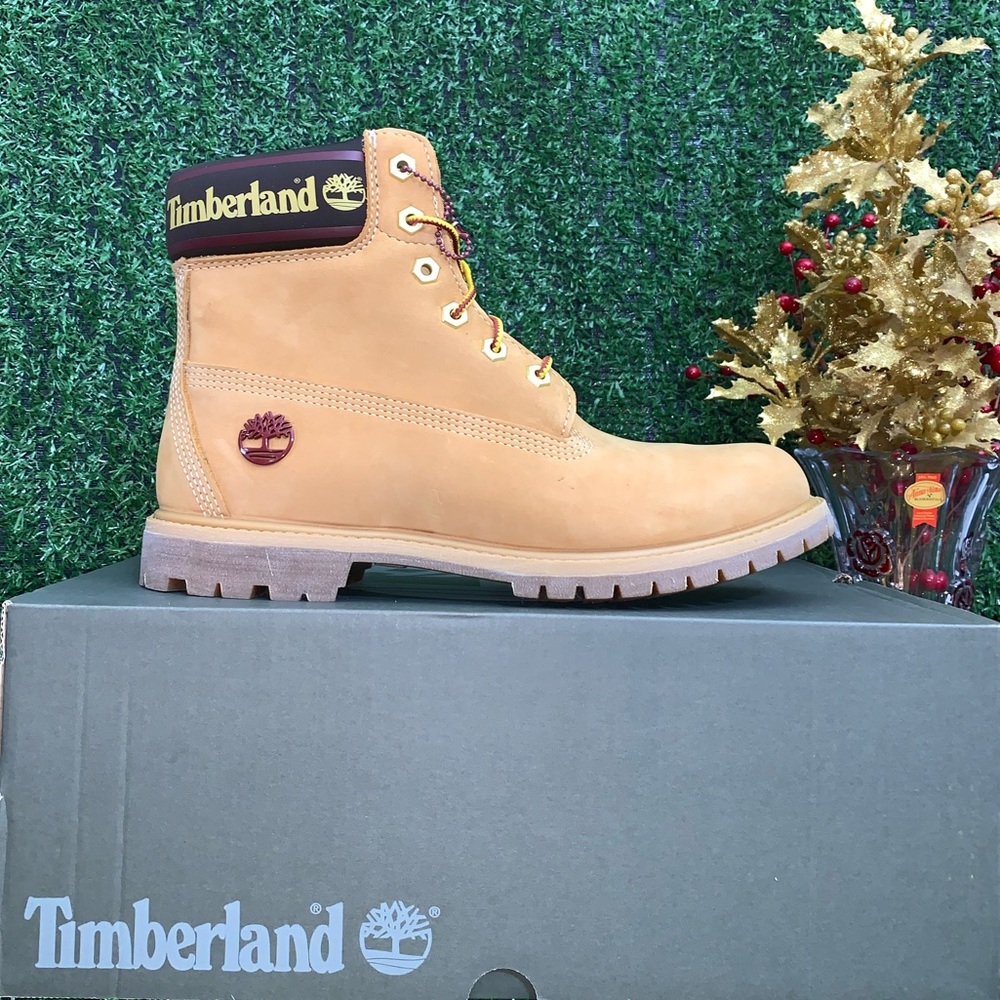 Timberland Women's Premium 6-Inch Logo Collar Boot - Picture 3 of 14